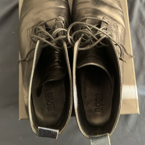 Hugo Boss Men\'s black leather chukka ankle logo lace up boots Sz 8 main image 6